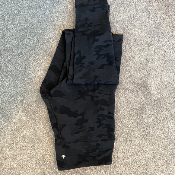 COPY - Lululemon Camouflage Legging - Picture 3 of 4